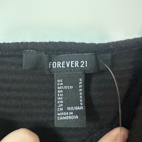 Forever 21 NWT knit crop top size small - Picture 3 of 4